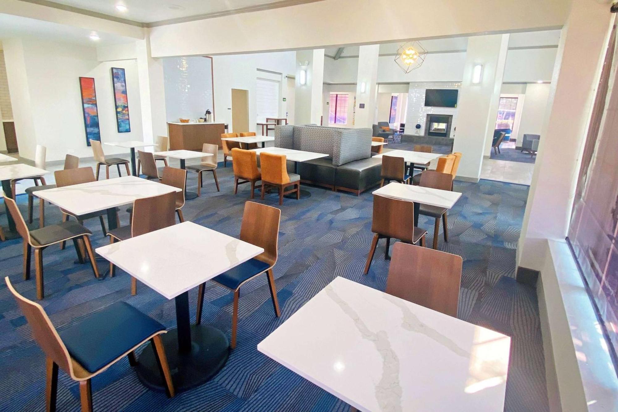 La Quinta Inn & Suites By Wyndham South Holland Εξωτερικό φωτογραφία